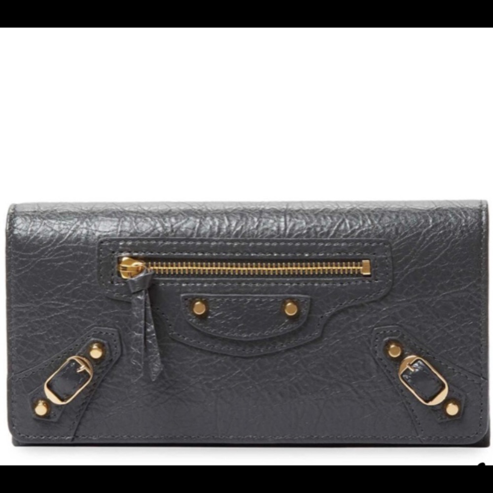 Classic Black Leather Zip-Accent Women's Wallet